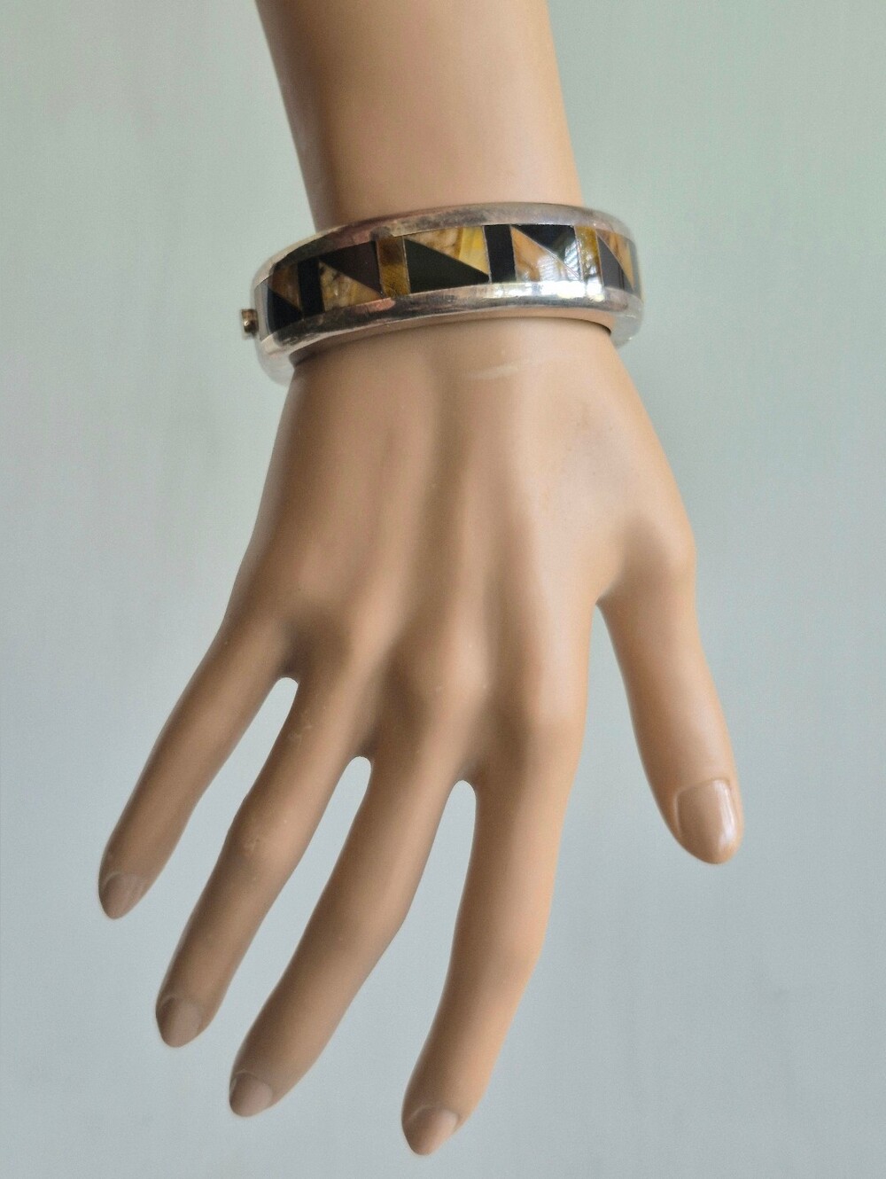 Taxco Mexico Sterling Silver Bangle with Black Onyx & Tiger's Eye Inlay TN-207